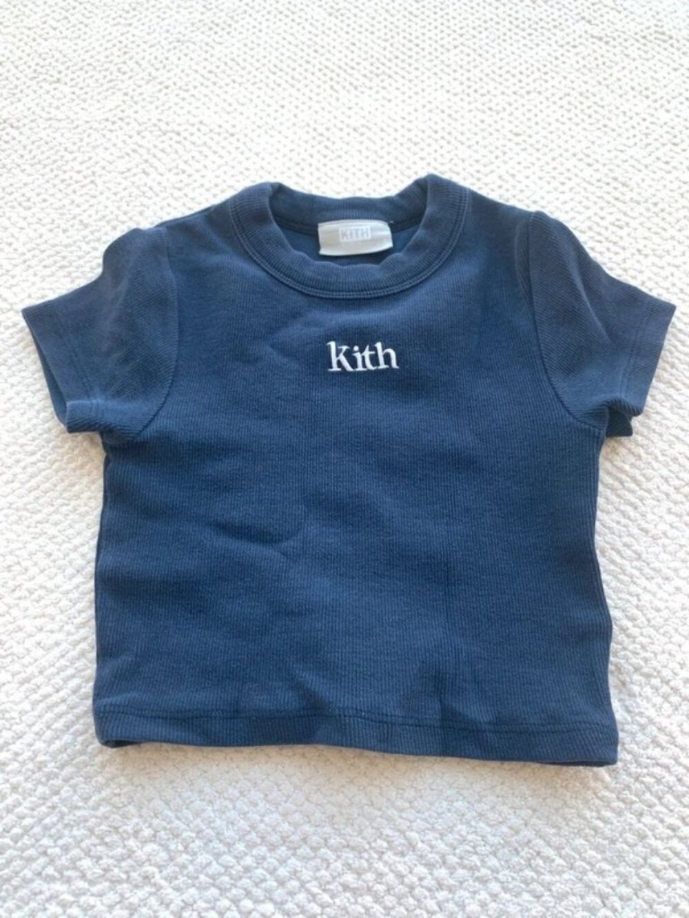 Girls’ Navy Blue Cropped T-Shirt with Small Chest Logo – Size M